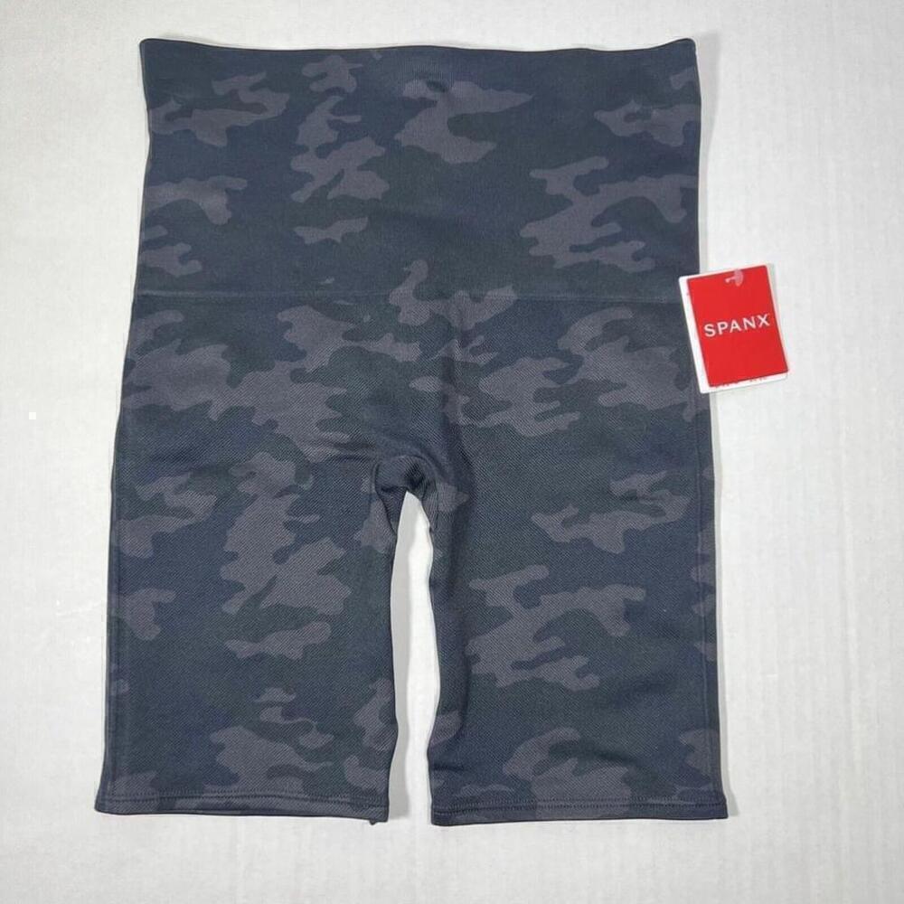SPANX Look At Me Now Bike Shorts Black Camo Size Small Highrise NEW